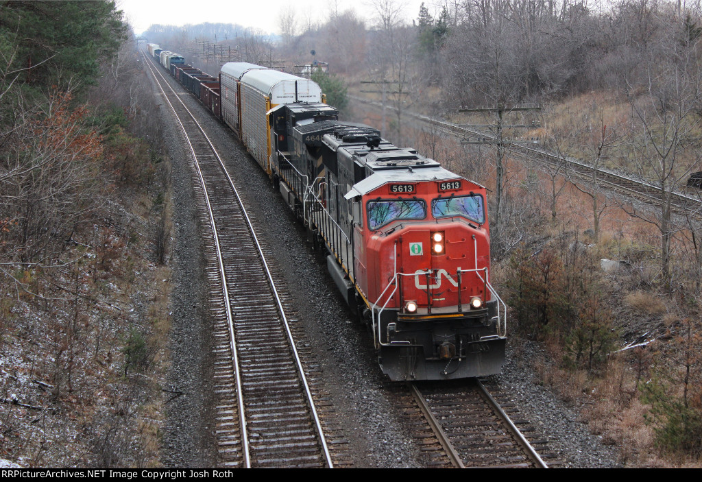 CN 5613 & BCOL 4648